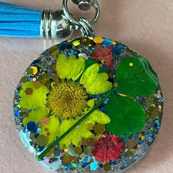 Handmade Floral Resin Double-sided Key Chain Bag Charm Gift - Picture 3 of 5